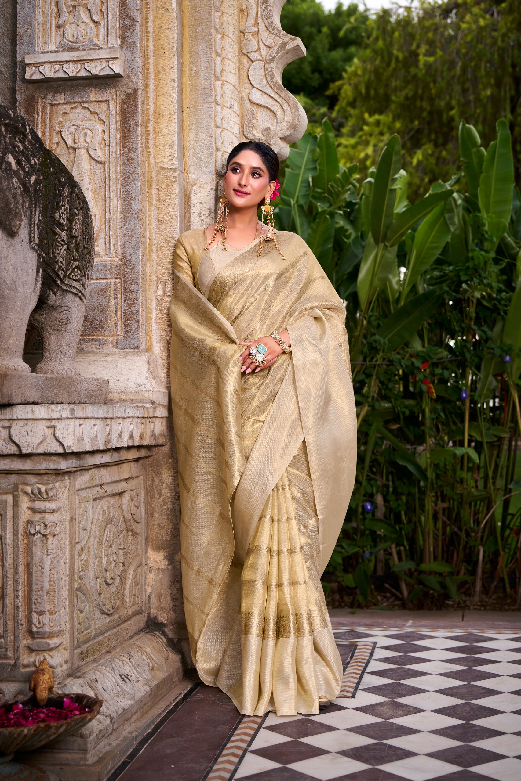 Saree Gold Tissue - Image 3