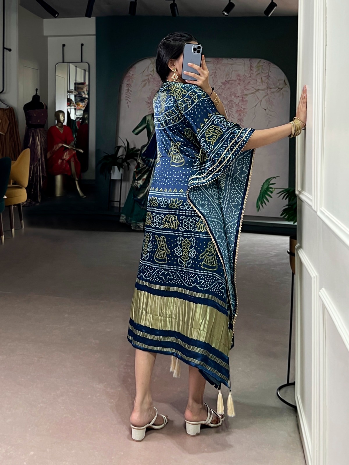 Kaftan Pure Gaji Silk Fabric - Image 2